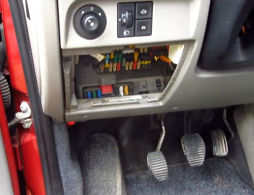 Photo fuse box
